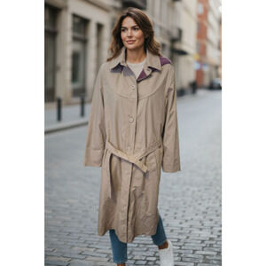 London Fog Women's Maincoats Beige with Maroon Inset Trench Coat Size 12 Vintage